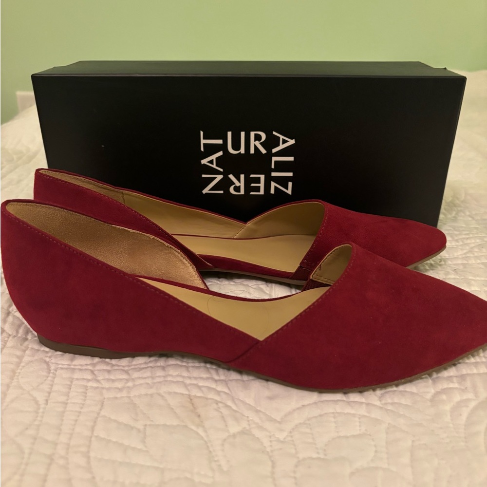 Red flats, pointed toe, Naturalizer